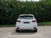 Porsche Cayenne 3.0 V6 416 Ch S E-Hybrid Ph. 2 - 615 €/mois - Origine France - Toit Pano - Susp. Pneumatique + PASM - BOSE - Attelage - Carnet PORSCHE - Gar. 12 Mois - <small></small> 42.750 € <small>TTC</small> - #4