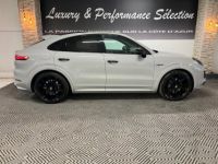 Porsche Cayenne COUPE 3.0 V6 E-Hybrid 462ch 2022 - Gris craie - Pack sport design - 1°main - Origine FR - <small></small> 84.990 € <small></small> - #7