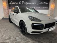 Porsche Cayenne COUPE 3.0 V6 E-Hybrid 462ch 2022 - Gris craie - Pack sport design - 1°main - Origine FR - <small></small> 84.990 € <small></small> - #8