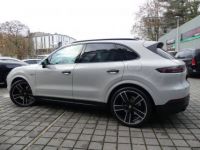 Porsche Cayenne E-Hybrid/PANO/KAM/LED/22'' - <small></small> 71.800 € <small>TTC</small> - #4