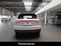 Porsche Cayenne Porsche Cayenne E-Hybride 462Ch Platinum Edition Attelage Caméra 360 Alarme Pano / 15 - <small></small> 81.400 € <small></small> - #10