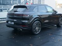 Porsche Cayenne Porsche Cayenne E-Hybrid*ecran x2*Panorama*21RS - <small></small> 110.000 € <small>TTC</small> - #3