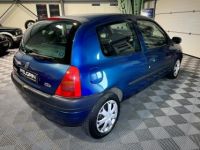 Renault Clio 1.2 essence - 3 portes - 2 clés - CT OK - <small></small> 3.490 € <small>TTC</small> - #4