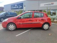 Renault Clio 1.2i 16v 75ch Authentique - <small></small> 5.690 € <small>TTC</small> - #2