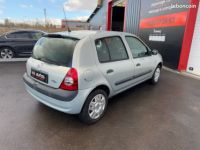 Renault Clio 2 phase 1.2 i 75 cv essence distribution neuve révision faite Garantie payement 4x sans frais centralisation Clim auto vitre électrique - <small></small> 2.890 € <small>TTC</small> - #2