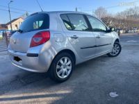 Renault Clio 3 1.6L i 111CV BOÎTE AUTO - <small></small> 5.490 € <small>TTC</small> - #3