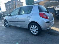 Renault Clio 3 1.6L i 111CV BOÎTE AUTO - <small></small> 5.490 € <small>TTC</small> - #4