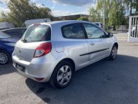 Renault Clio 3 dci 75 expression portes (5 places-clim) - <small></small> 3.990 € <small>TTC</small> - #3
