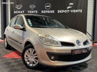 Renault Clio 3 III 1.2 16V 75ch Expression - <small></small> 4.490 € <small>TTC</small> - #2