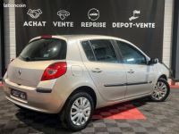 Renault Clio 3 III 1.2 16V 75ch Expression - <small></small> 4.490 € <small>TTC</small> - #4