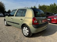 Renault Clio II 1.2 60CH CONFORT AUTHENTIQUE 5P / 1 ERE MAIN / - <small></small> 5.999 € <small>TTC</small> - #6