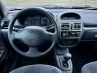 Renault Clio II 1.6 90 RXT - <small></small> 3.995 € <small>TTC</small> - #15