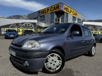 Renault Clio II 1.6E 90CH RXT BVA 5P - <small></small> 4.490 € <small>TTC</small> - #1