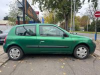 Renault Clio II (2) 1.2 16S EXPRESSION QUICKSHIFT 3P - <small></small> 3.995 € <small>TTC</small> - #18