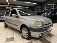 Renault Clio II (B/C65) 1.9 D 65ch RTE 5p - <small></small> 3.490 € <small>TTC</small> - #3