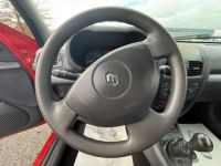 Renault Clio II Campus - 1.2i 8V 60ch (4 cv) BVM5 Rouge 3 Portes Clim 2011 - <small></small> 4.500 € <small>TTC</small> - #9