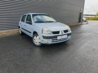 Renault Clio ii phase 2 1.2 75 confort authentique . 5 pts - <small></small> 4.990 € <small>TTC</small> - #2