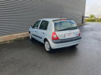 Renault Clio ii phase 2 1.2 75 confort authentique . 5 pts - <small></small> 4.990 € <small>TTC</small> - #21
