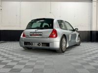 Renault Clio II V6 24S 230 RS - N. 1058 - 16200 Km - COLLECTOR - <small></small> 60.000 € <small></small> - #17