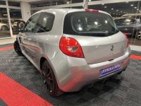 Renault Clio III  2.0 16V 200 Sport - <small></small> 16.990 € <small>TTC</small> - #3