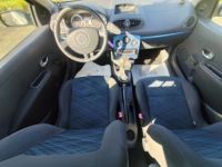 Renault Clio III 1.2 16V 75ch (5 cv) BVM5 Gris 3 Portes - eco2 Authentique 2009 - <small></small> 4.500 € <small>TTC</small> - #3