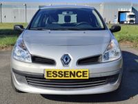 Renault Clio III 1.2 16V 75ch (5 cv) BVM5 Gris 3 Portes - eco2 Authentique 2009 - <small></small> 4.500 € <small>TTC</small> - #4