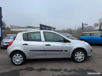 Renault Clio III 1.2 16V Authentique - <small></small> 3.999 € <small>TTC</small> - #4