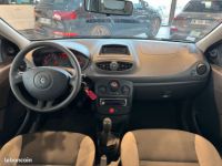 Renault Clio III 1.2 i 75cv-2009 - <small></small> 4.900 € <small>TTC</small> - #5