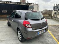 Renault Clio III 1.2 TCE 100CH DYNAMIQUE TOMTOM EURO5 3P - <small></small> 7.700 € <small>TTC</small> - #2