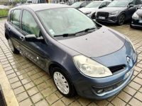 Renault Clio III 1.4 16V 98CH - <small></small> 3.990 € <small>TTC</small> - #5