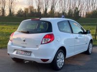 Renault Clio III 1.5 DCI 75CH AUTHENTIQUE ECO² 3P 08/2011 - GARANTIE - <small></small> 4.290 € <small>TTC</small> - #3