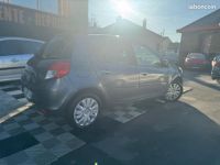 Renault Clio III 1.5 DCI 75CH DYNAMIQUE TOMTOM 5P - <small></small> 3.490 € <small>TTC</small> - #6