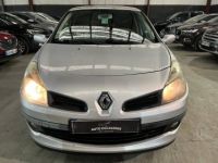 Renault Clio III 1.5 dCi 85ch Luxe Dynamique 5p - <small></small> 3.490 € <small>TTC</small> - #2