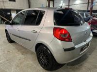 Renault Clio III 1.5 dCi 85ch Luxe Dynamique 5p - <small></small> 3.490 € <small>TTC</small> - #4