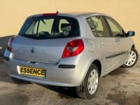 Renault Clio III 1.6 16V 90ch Confort Pack Clim Dynamique (6 CV) 2006 + GARANTIE - <small></small> 5.990 € <small>TTC</small> - #2