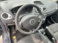 Renault Clio III (2) 1.2 75 YAHOO! 5P - <small></small> 4.995 € <small>TTC</small> - #9