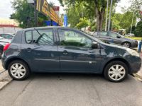 Renault Clio III (2) 1.2 75 YAHOO! 5P - <small></small> 4.995 € <small>TTC</small> - #15