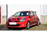 Renault Clio III 2.0 16v 200ch Sport - <small></small> 15.900 € <small>TTC</small> - #1