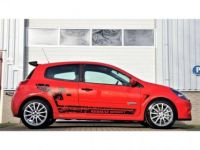 Renault Clio III 2.0 16v 200ch Sport - <small></small> 15.900 € <small>TTC</small> - #4