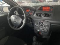 Renault Clio III (B/C85) 1.5 dCi 70ch Authentique 5p - <small></small> 3.990 € <small>TTC</small> - #8