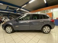 Renault Clio III (B/C85) 1.5 dCi 90ch Dynamique TomTom 3p - <small></small> 4.690 € <small>TTC</small> - #8