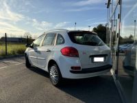 Renault Clio III Estate 1.5 dCi 90ch Expression Clim eco² 5p - <small></small> 6.490 € <small>TTC</small> - #2