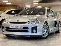 Renault Clio RENAULT CLIO II V6 24S 230 RS 3P - <small></small> 65.000 € <small>TTC</small> - #1