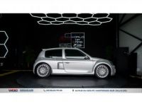 Renault Clio RS 3.0i V6 II V6 BERLINE V6 PHASE 2 - <small></small> 72.900 € <small>TTC</small> - #66