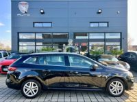 Renault Megane IV Grandtour 1.5 dCi 110CH ENERGY BUSINESS EDC - <small></small> 11.990 € <small>TTC</small> - #1