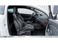 Renault Megane Mégane Coupé 2.0i 16V - 250 III COUPE R.S PHASE 1 - <small></small> 24.490 € <small>TTC</small> - #51