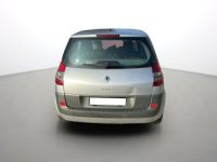 Renault Scenic II 1.6 BVA Confort Dynamique - <small></small> 6.490 € <small>TTC</small> - #9