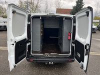 Renault Trafic Combi III L2H1 1.6 dCi 95ch 3 Places Clim Régulateur Attelage TVA20% 13,000 Euro H.T. - <small></small> 15.600 € <small>TTC</small> - #18