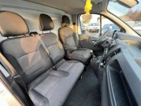 Renault Trafic Combi III L2H1 2.0 dCi 145ch S&S 3 places Clim Régulateur Attelage TVA20% 19,000Euro H.T. - <small></small> 22.800 € <small>TTC</small> - #8