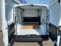 Renault Trafic FOURGON L2H1 3T BLUE DCI 150 EDC GSR2 RED EDITION - <small></small> 34.680 € <small>TTC</small> - #4